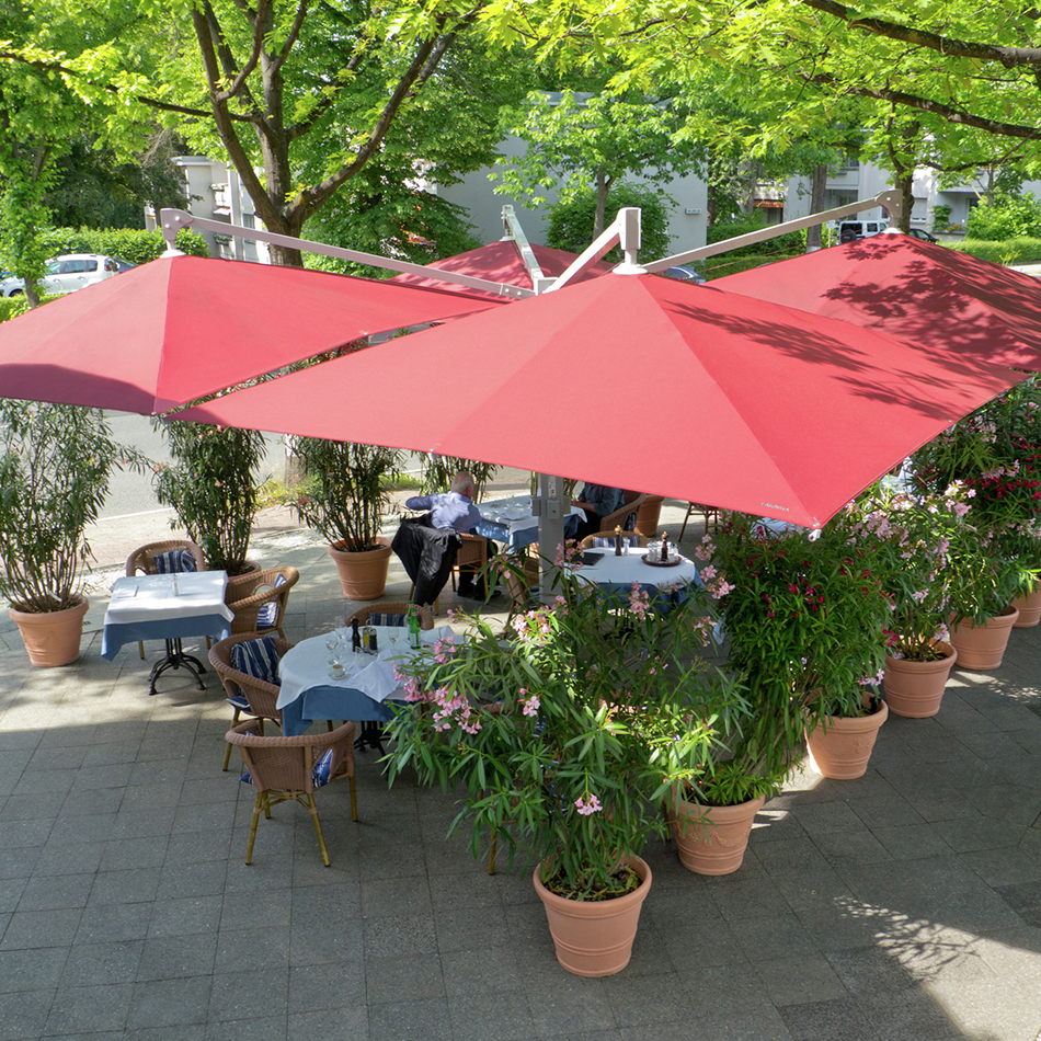 CARAVITA AMALFI QUADRO Sonnenschirm mit 4 Schirmdächern für große Flächen