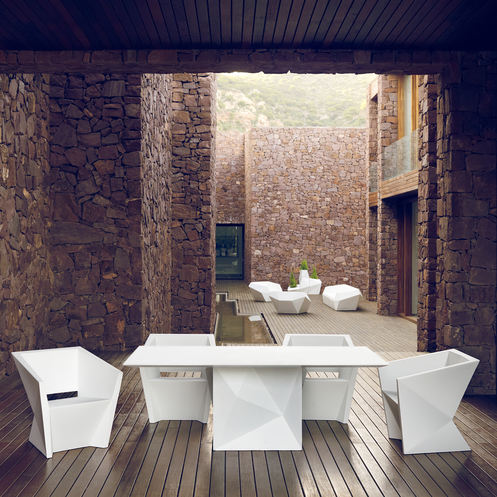 VONDOM FAZ – Designmöbel für Outdoor & Objekt