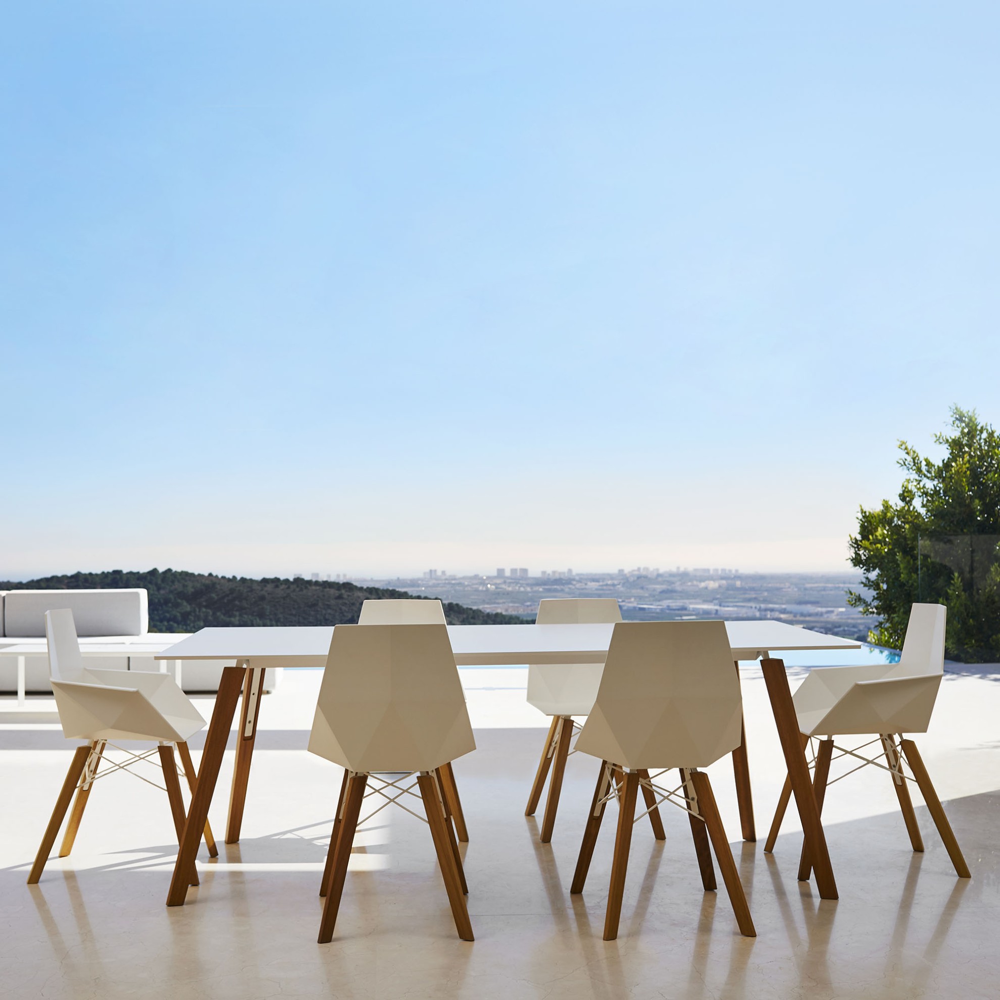 VONDOM FAZ WOOD – Designmöbel mit Holz-Optik für Outdoor & Objekt