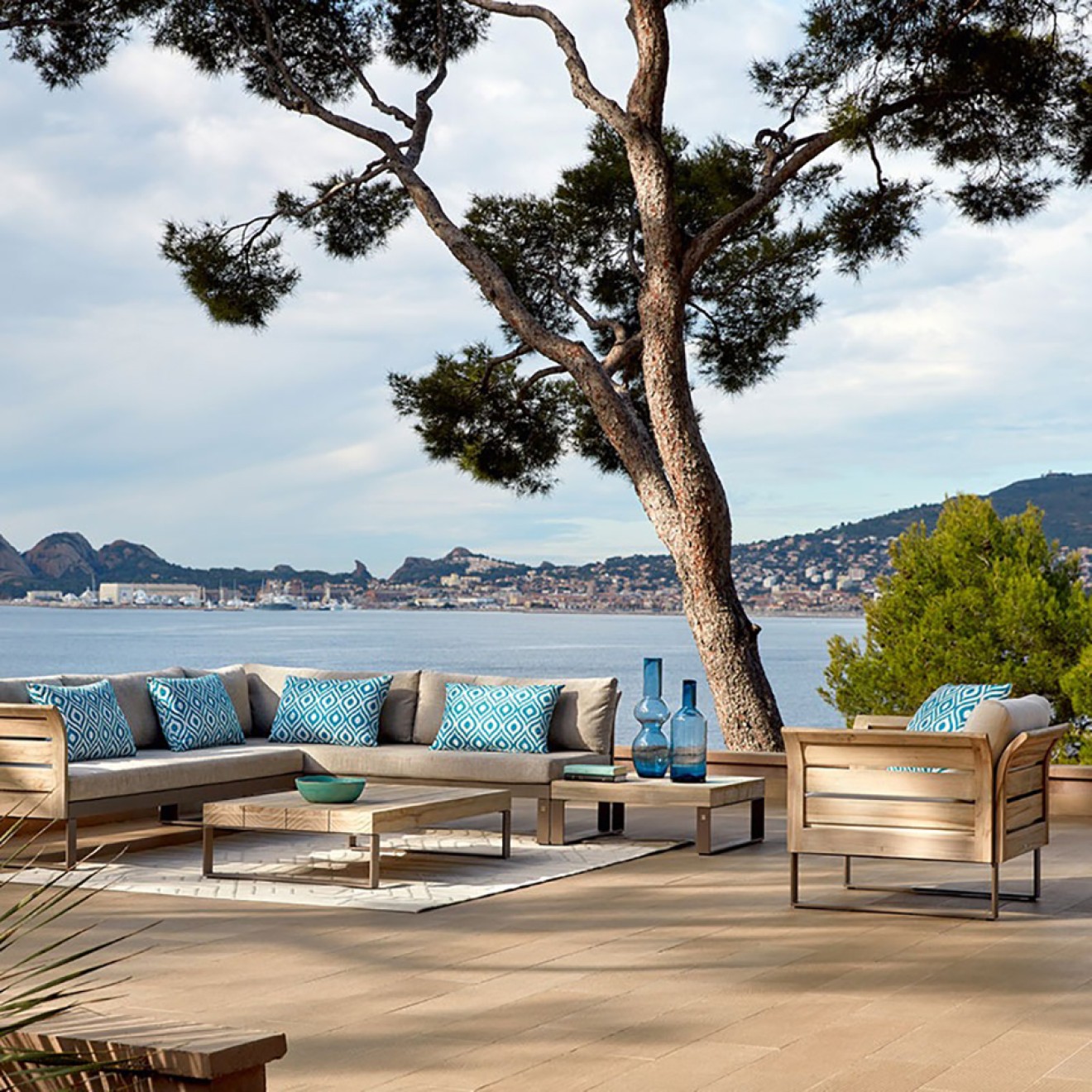 SIFAS KOMFY Teak – modulare Outdoor-Möbel mit Teakholzelementen