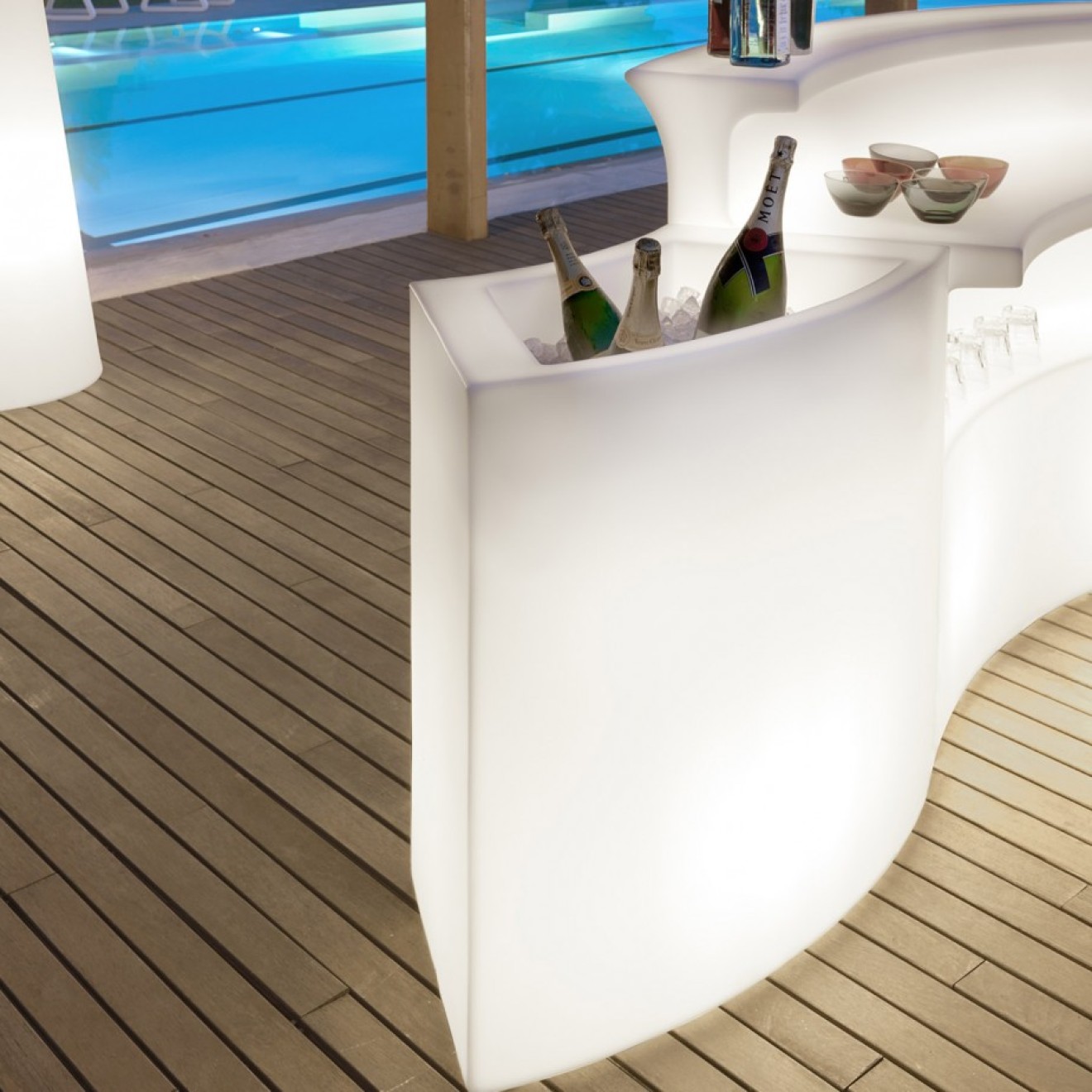 SLIDE DESIGN Ice Bar