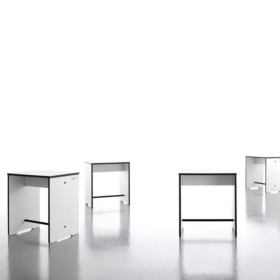 CONMOTO Hocker RIVA