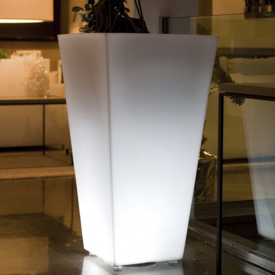 VONDOM Fioriera illuminata CONO QUADRATO ALTO