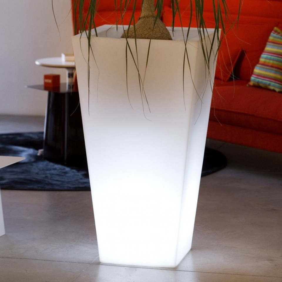 VONDOM Fioriera illuminata CONO QUADRATO ALTO