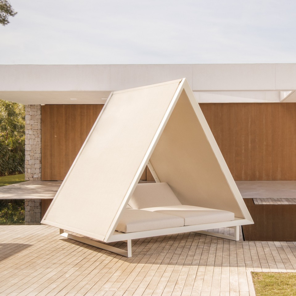 VONDOM Daybed VINEYARD con techo de tela Sunvision - 245x224cm